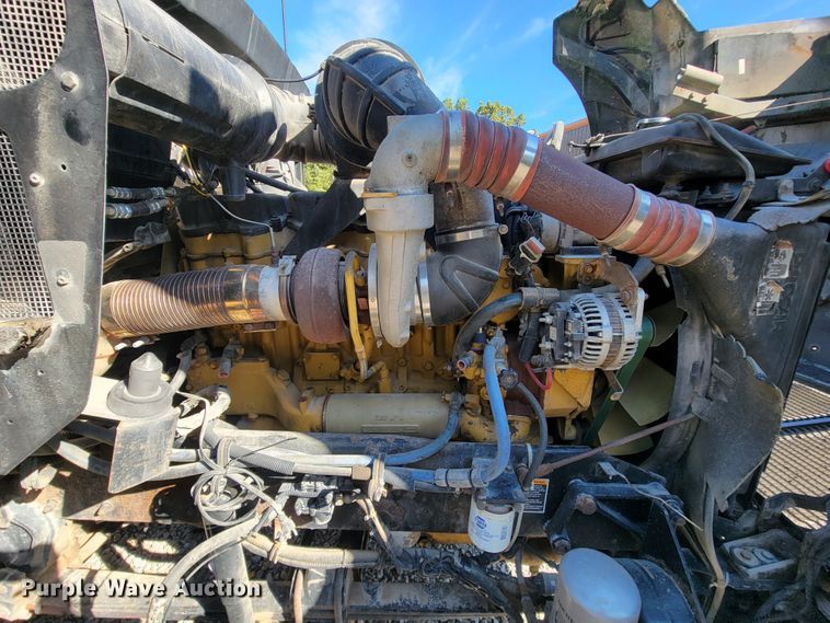 image for item KQ9189 2005 Kenworth T600  semi truck