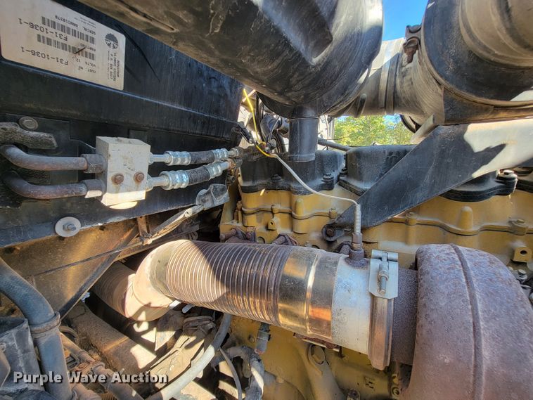 image for item KQ9189 2005 Kenworth T600  semi truck