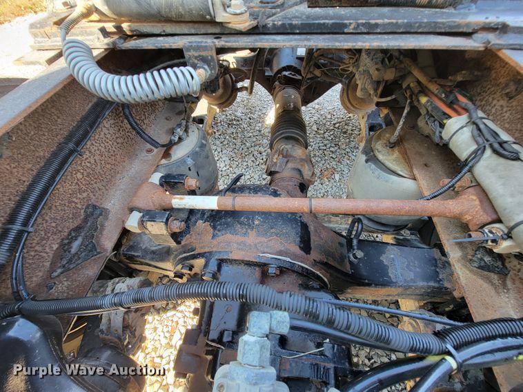 image for item KQ9189 2005 Kenworth T600  semi truck