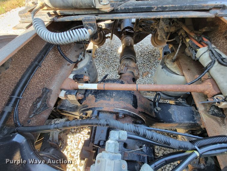 image for item KQ9189 2005 Kenworth T600  semi truck