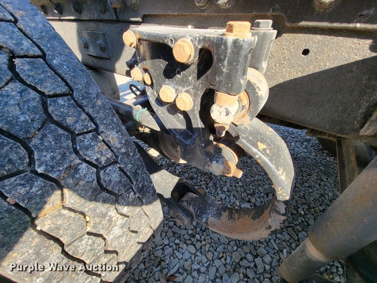 image for item KQ9189 2005 Kenworth T600  semi truck