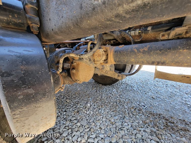 image for item KQ9189 2005 Kenworth T600  semi truck