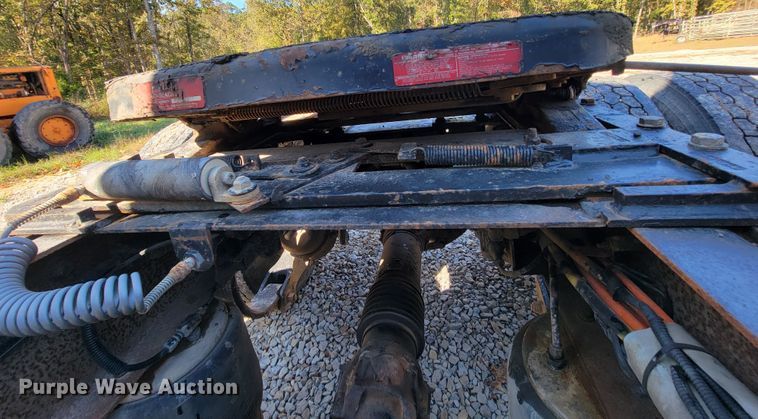 image for item KQ9189 2005 Kenworth T600  semi truck