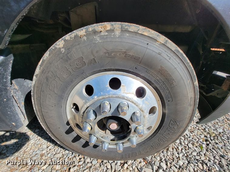 image for item KQ9189 2005 Kenworth T600  semi truck