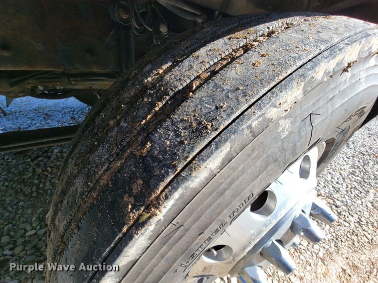 image for item KQ9189 2005 Kenworth T600  semi truck