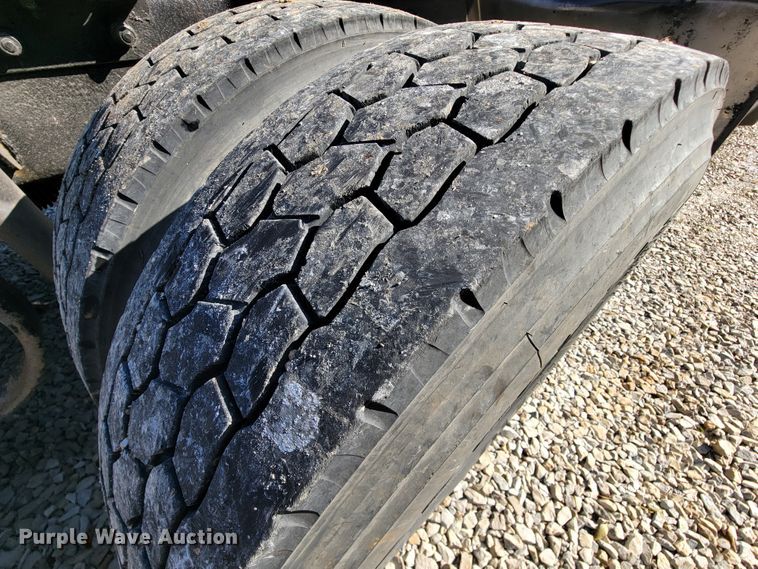 image for item KQ9189 2005 Kenworth T600  semi truck