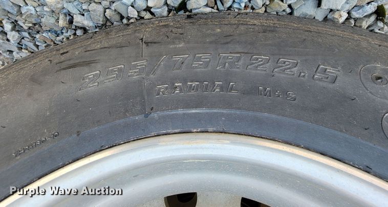 image for item KQ9189 2005 Kenworth T600  semi truck