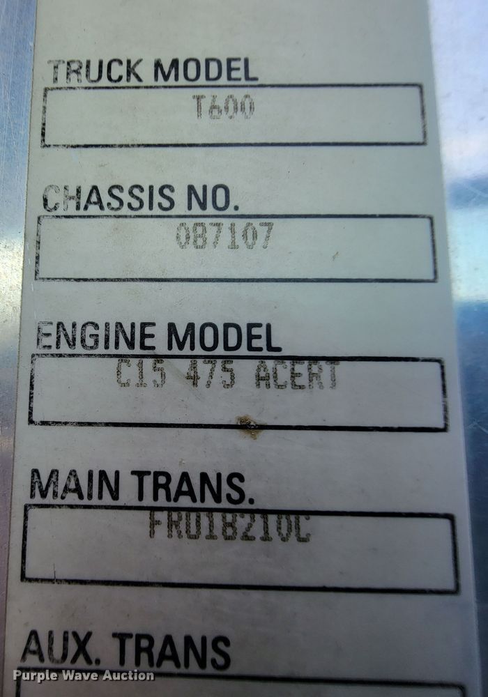 image for item KQ9189 2005 Kenworth T600  semi truck