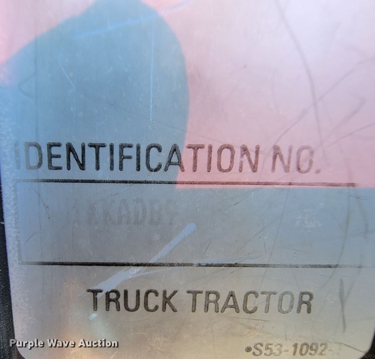 image for item KQ9189 2005 Kenworth T600  semi truck