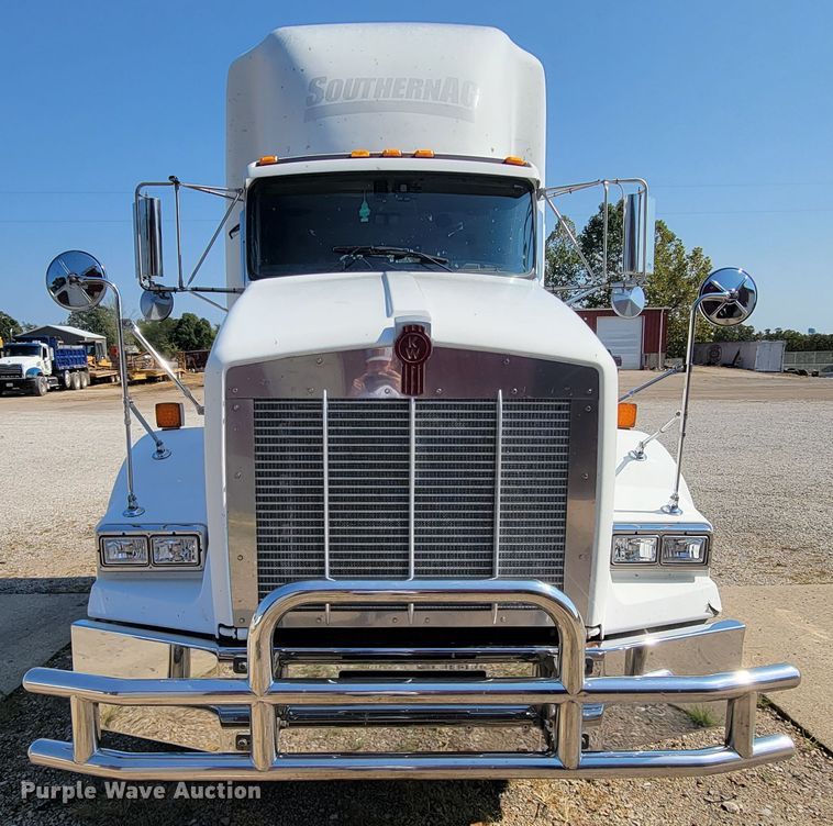 image for item KQ9191 2003 Kenworth T800  semi truck