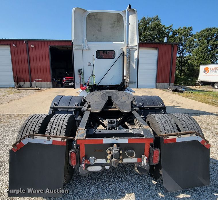 image for item KQ9191 2003 Kenworth T800  semi truck