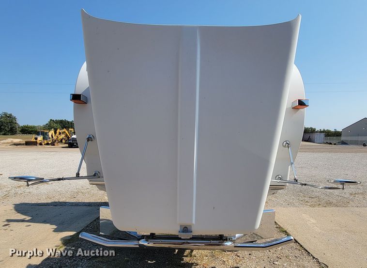 image for item KQ9191 2003 Kenworth T800  semi truck