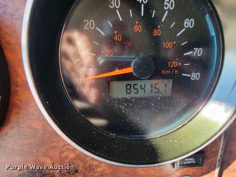 image for item KQ9191 2003 Kenworth T800  semi truck