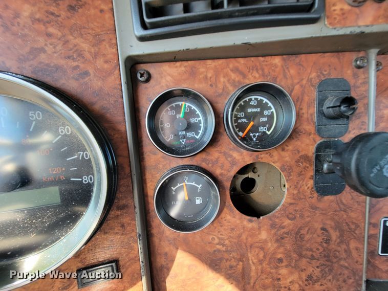 image for item KQ9191 2003 Kenworth T800  semi truck