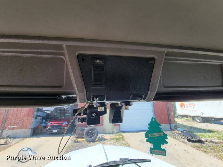 image for item KQ9191 2003 Kenworth T800  semi truck