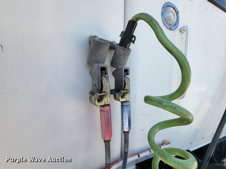 image for item KQ9191 2003 Kenworth T800  semi truck