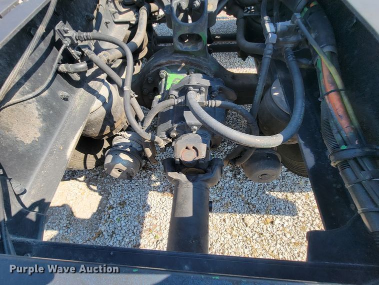 image for item KQ9191 2003 Kenworth T800  semi truck