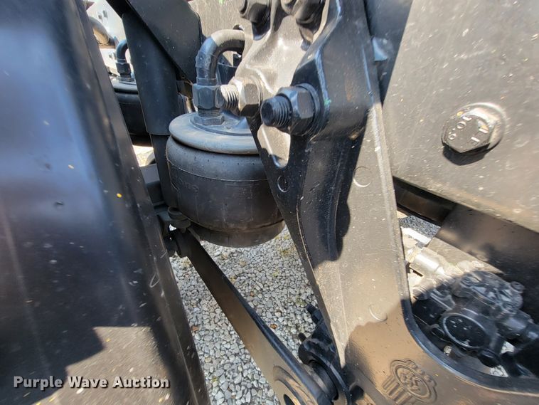 image for item KQ9191 2003 Kenworth T800  semi truck