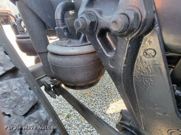 image for item KQ9191 2003 Kenworth T800  semi truck