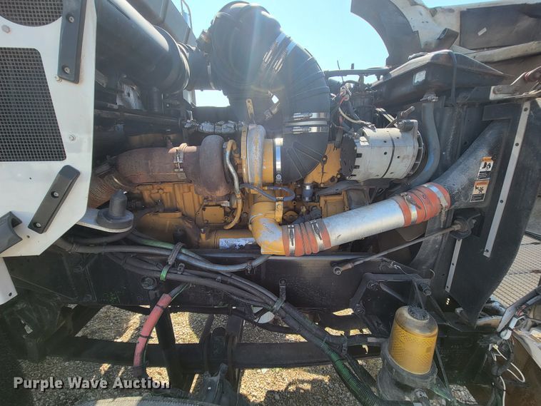 image for item KQ9191 2003 Kenworth T800  semi truck