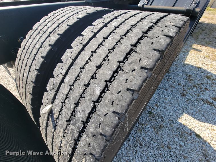 image for item KQ9191 2003 Kenworth T800  semi truck