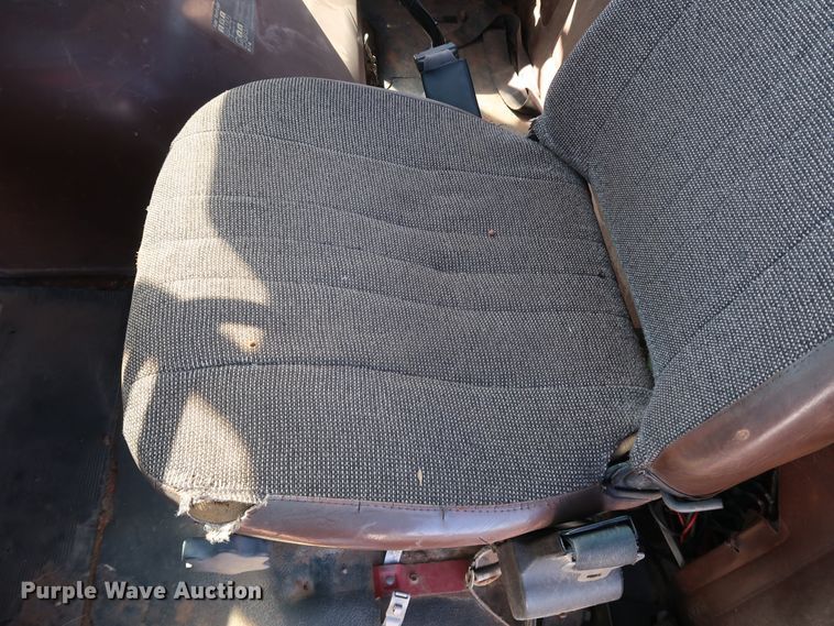 image for item KQ9754 1987 Vovlo White WCS  semi truck