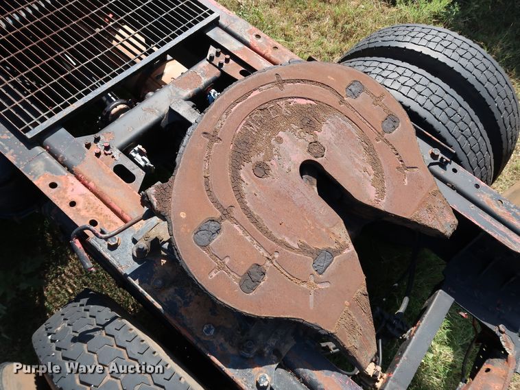 image for item KQ9754 1987 Vovlo White WCS  semi truck