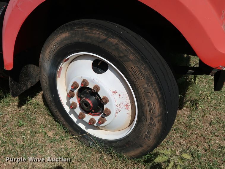 image for item KQ9754 1987 Vovlo White WCS  semi truck