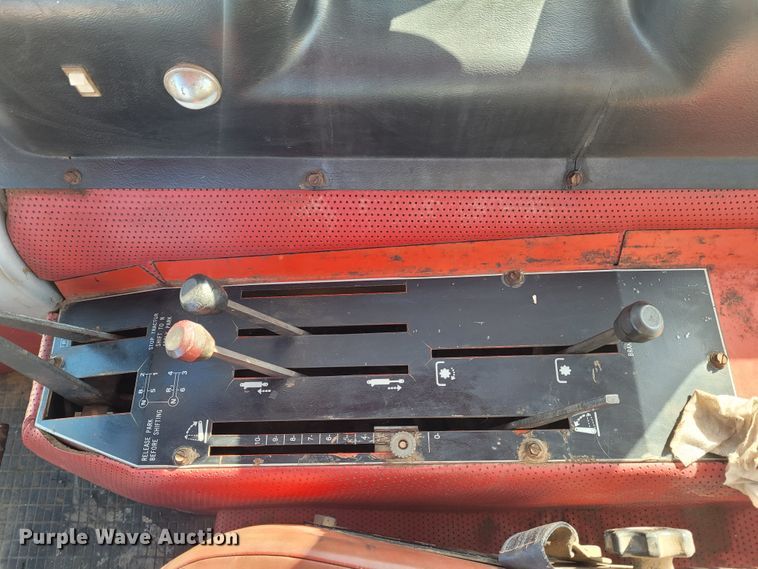 image for item BY9460 1987 White 2-155 Field Boss  tractor