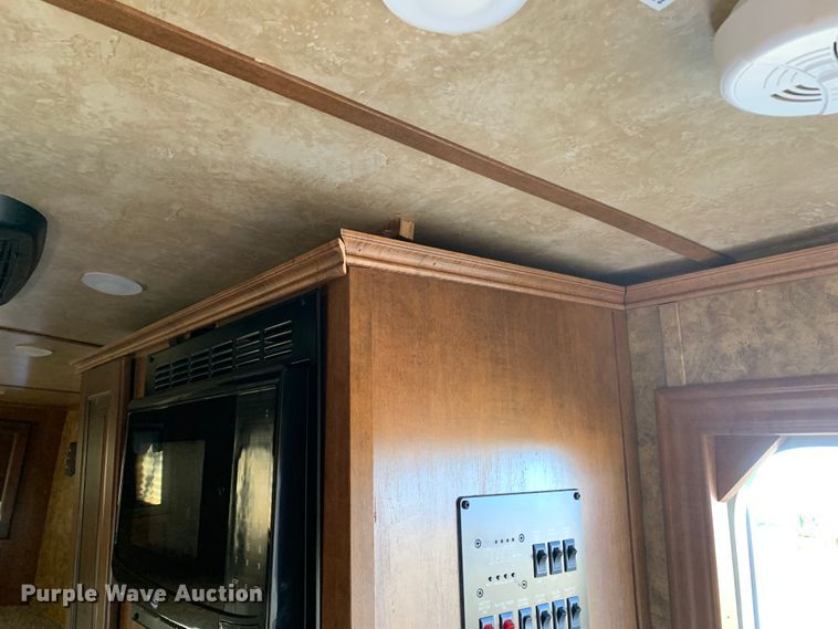 image for item DI5779 2019 Exiss STC6824LQ  livestock trailer