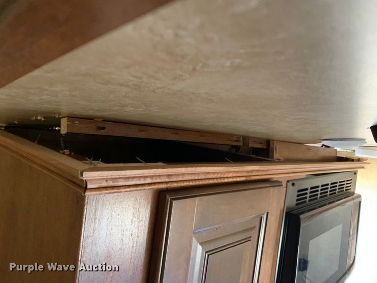 image for item DI5779 2019 Exiss STC6824LQ  livestock trailer