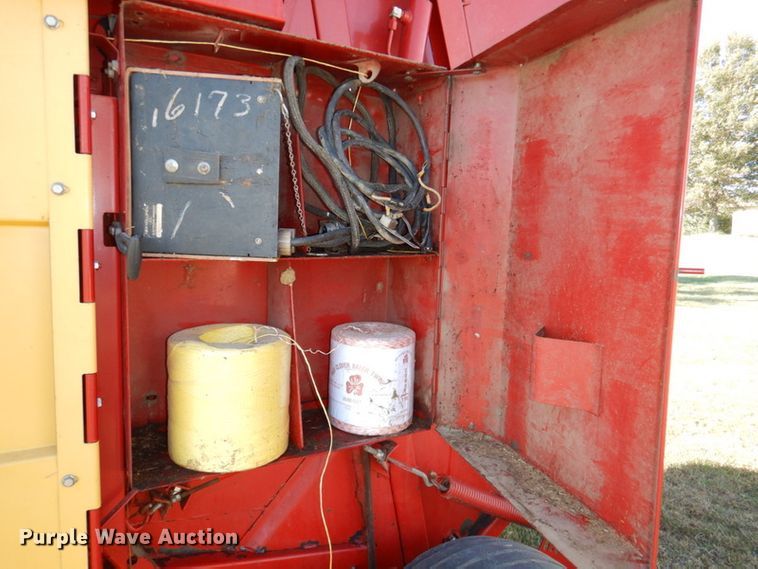 image for item DK1233 New Holland 855  round baler