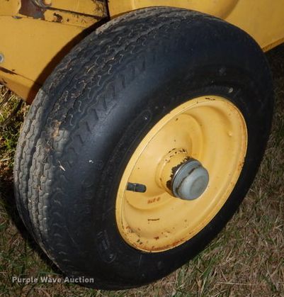 image for item DK1233 New Holland 855  round baler