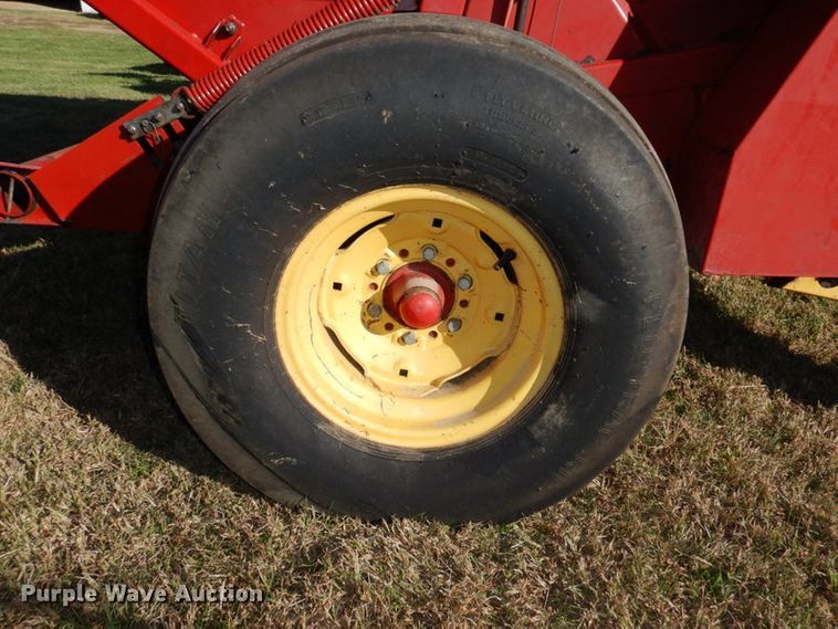 image for item DK1233 New Holland 855  round baler