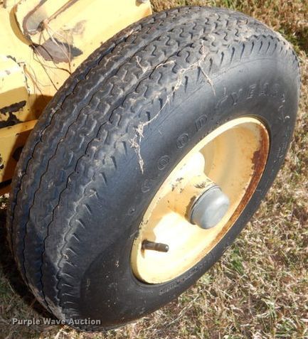 image for item DK1233 New Holland 855  round baler