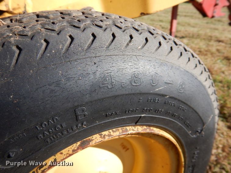 image for item DK1233 New Holland 855  round baler