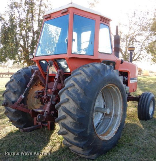 image for item DK1234 1975 Allis Chalmers 7040  tractor