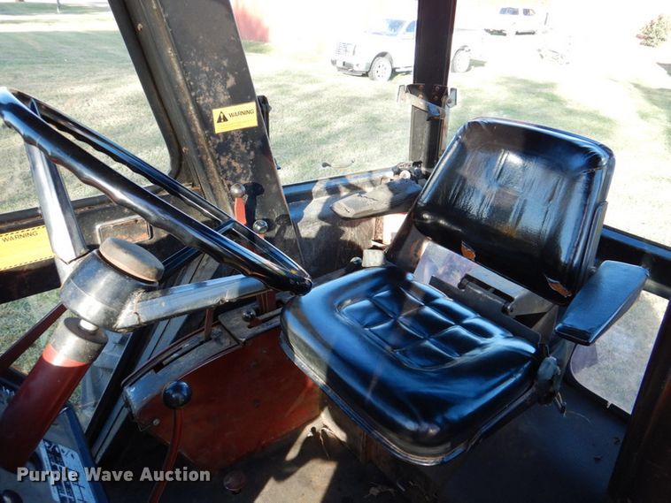 image for item DK1234 1975 Allis Chalmers 7040  tractor