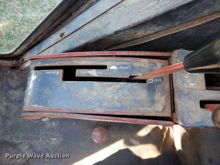 image for item DK1234 1975 Allis Chalmers 7040  tractor