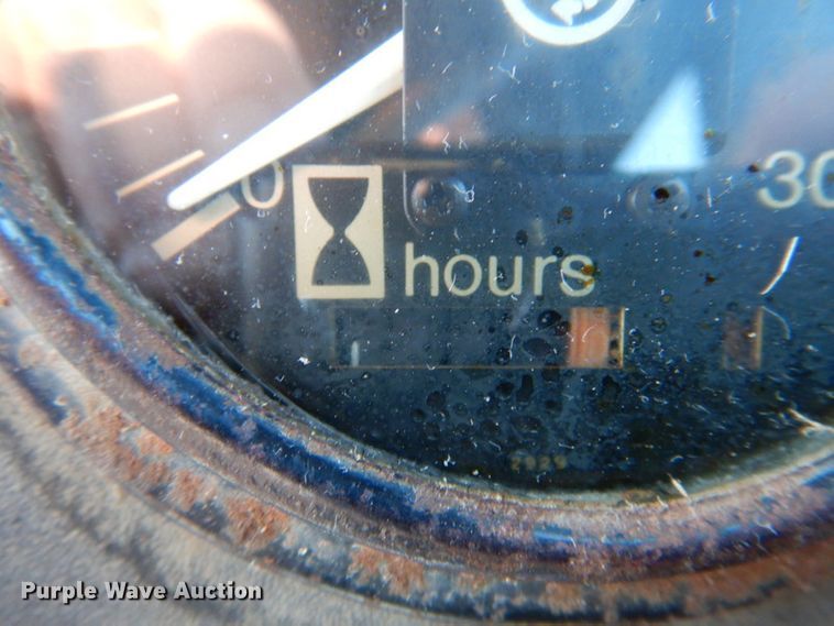 image for item DK1234 1975 Allis Chalmers 7040  tractor