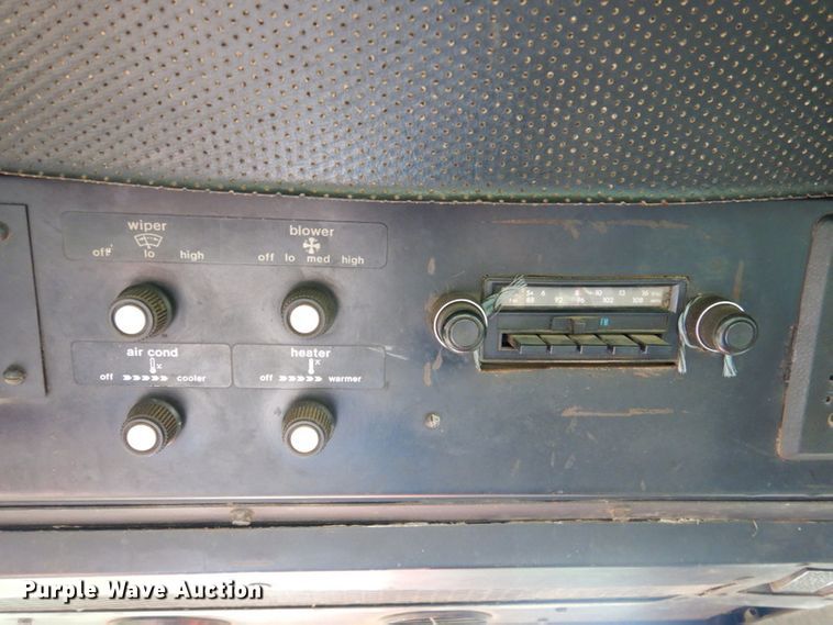 image for item DK1234 1975 Allis Chalmers 7040  tractor