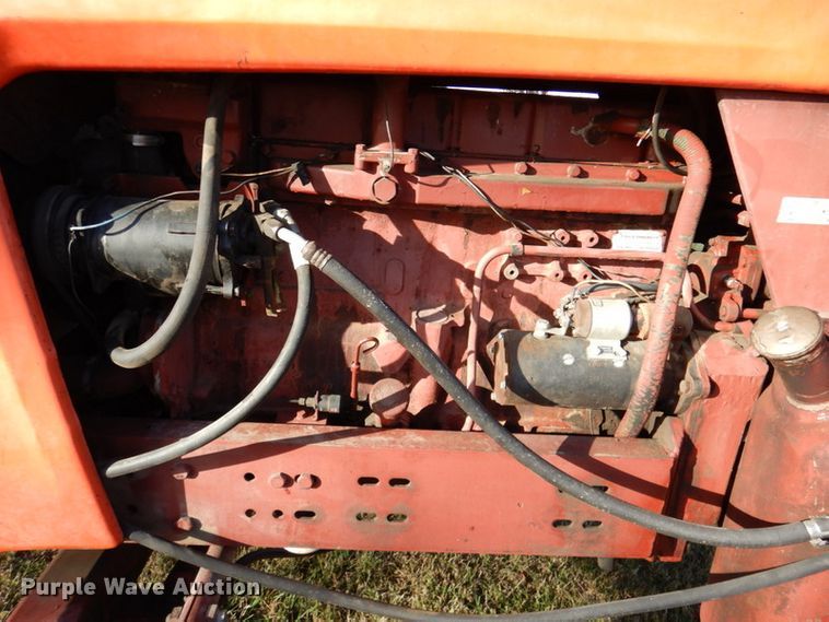 image for item DK1234 1975 Allis Chalmers 7040  tractor