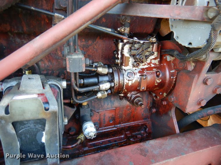 image for item DK1234 1975 Allis Chalmers 7040  tractor