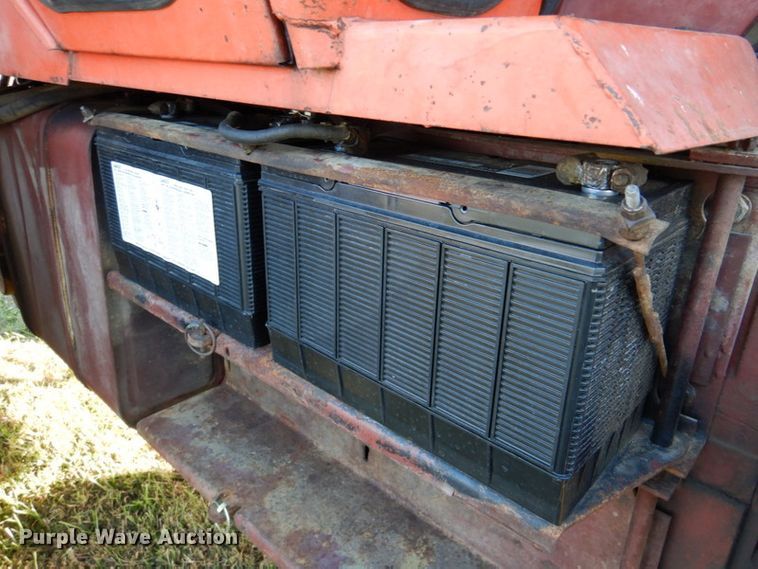 image for item DK1234 1975 Allis Chalmers 7040  tractor