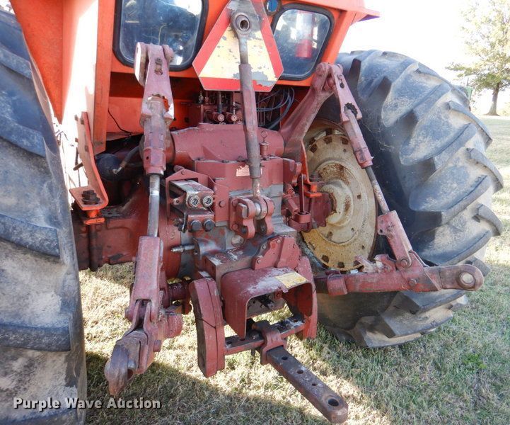 image for item DK1234 1975 Allis Chalmers 7040  tractor