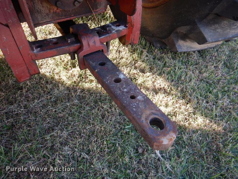 image for item DK1234 1975 Allis Chalmers 7040  tractor