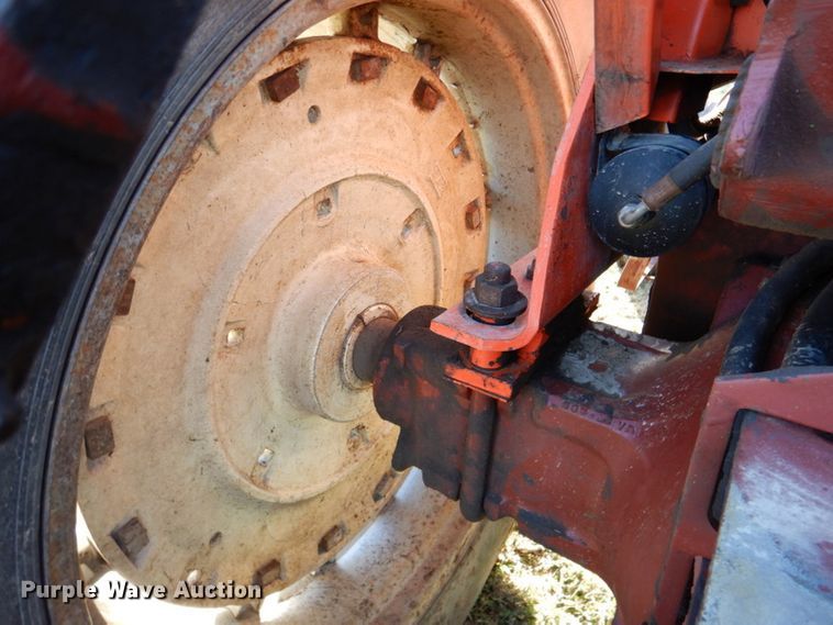 image for item DK1234 1975 Allis Chalmers 7040  tractor