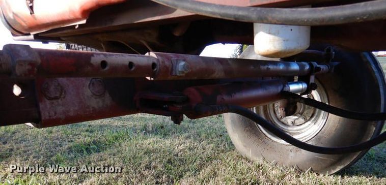 image for item DK1234 1975 Allis Chalmers 7040  tractor