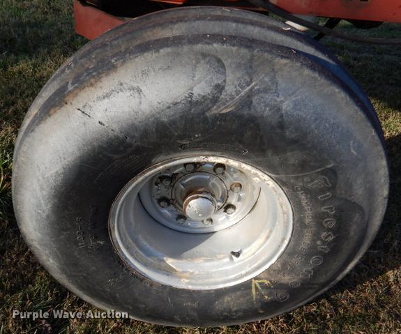 image for item DK1234 1975 Allis Chalmers 7040  tractor