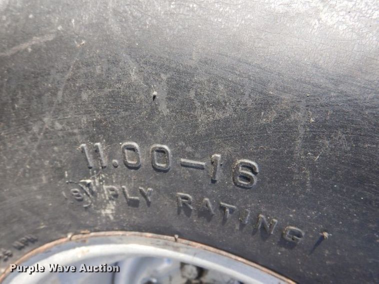 image for item DK1234 1975 Allis Chalmers 7040  tractor